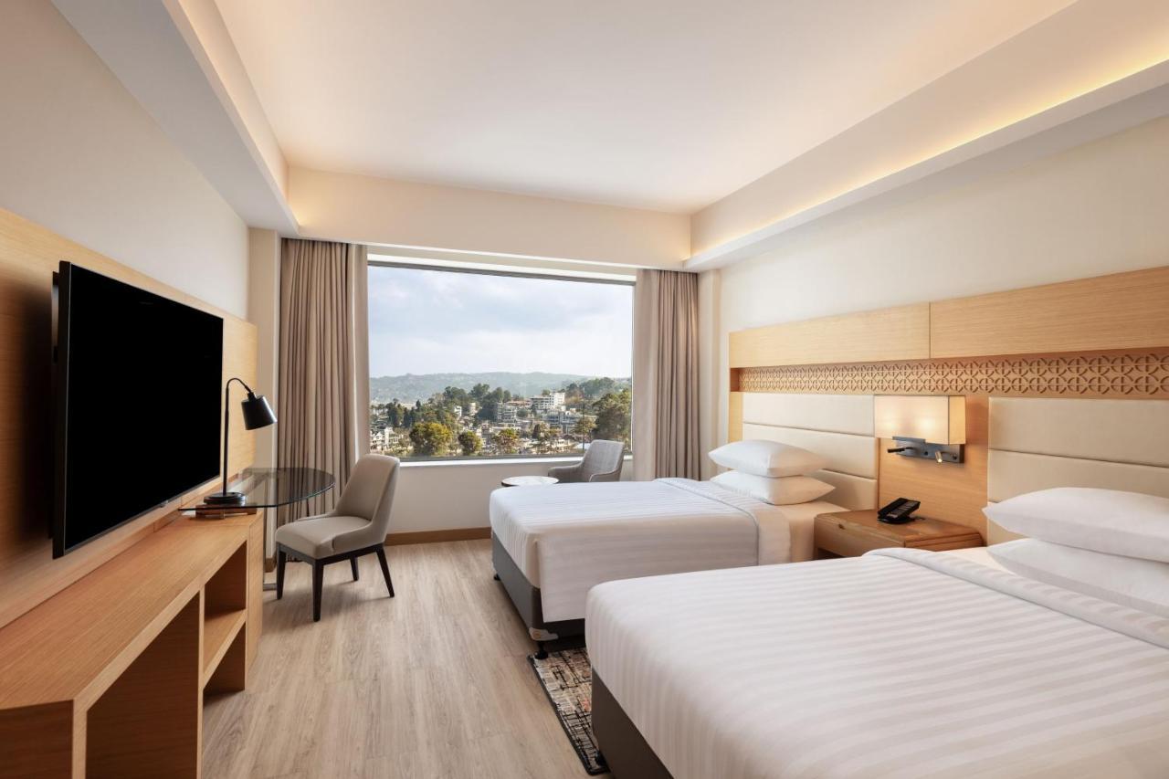 ホテル Courtyard By Marriott シロン エクステリア 写真