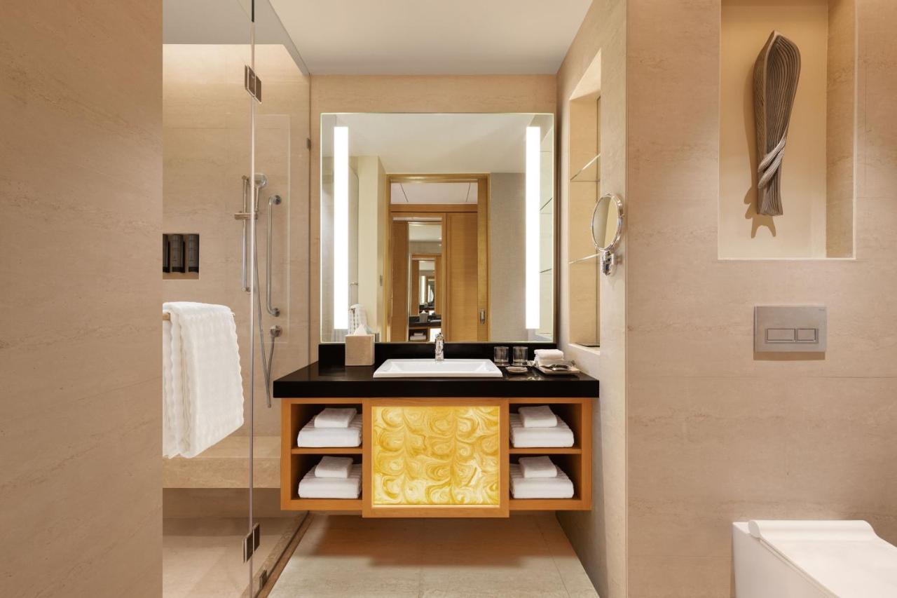 ホテル Courtyard By Marriott シロン エクステリア 写真