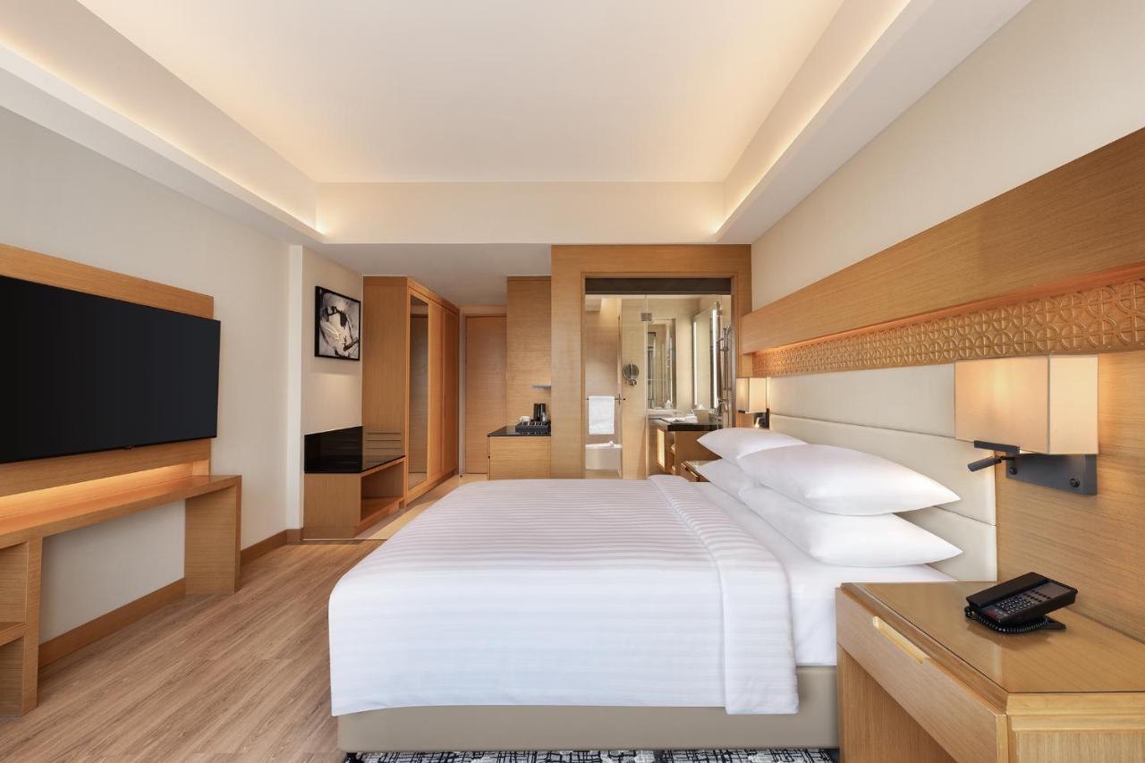 ホテル Courtyard By Marriott シロン エクステリア 写真