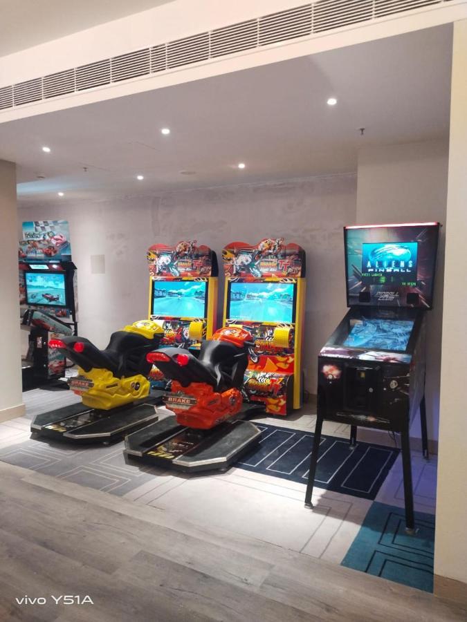 ホテル Courtyard By Marriott シロン エクステリア 写真