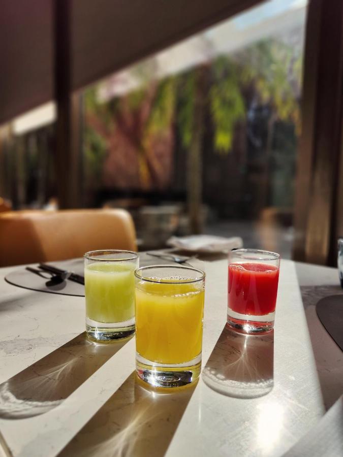 ホテル Courtyard By Marriott シロン エクステリア 写真