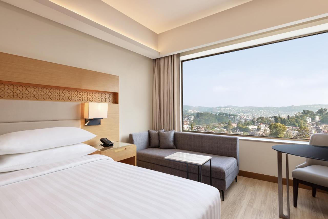 ホテル Courtyard By Marriott シロン エクステリア 写真