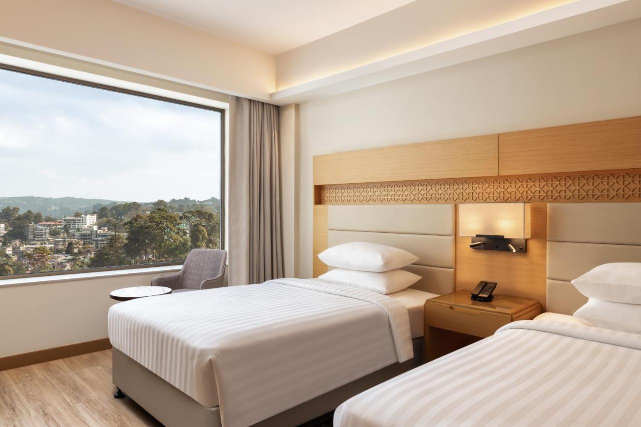 ホテル Courtyard By Marriott シロン エクステリア 写真