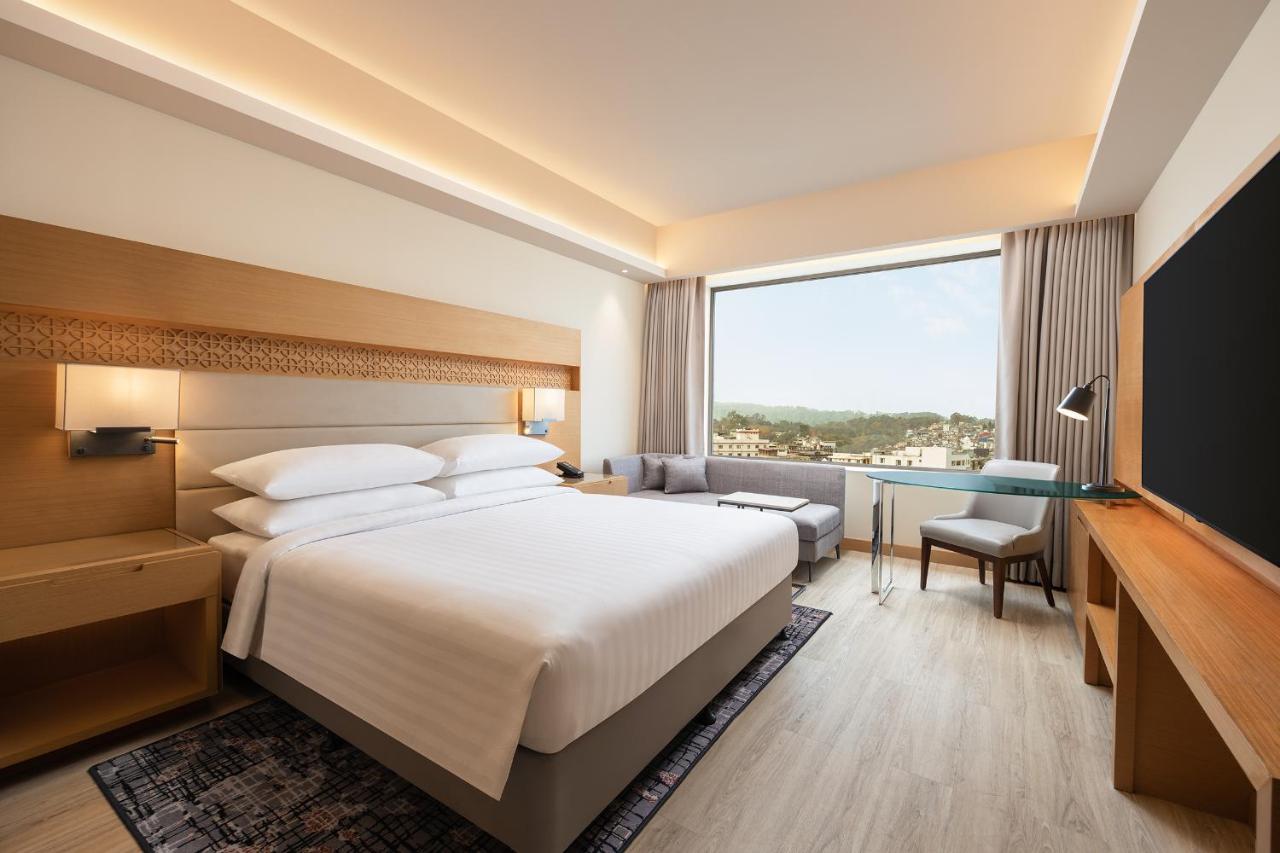 ホテル Courtyard By Marriott シロン エクステリア 写真
