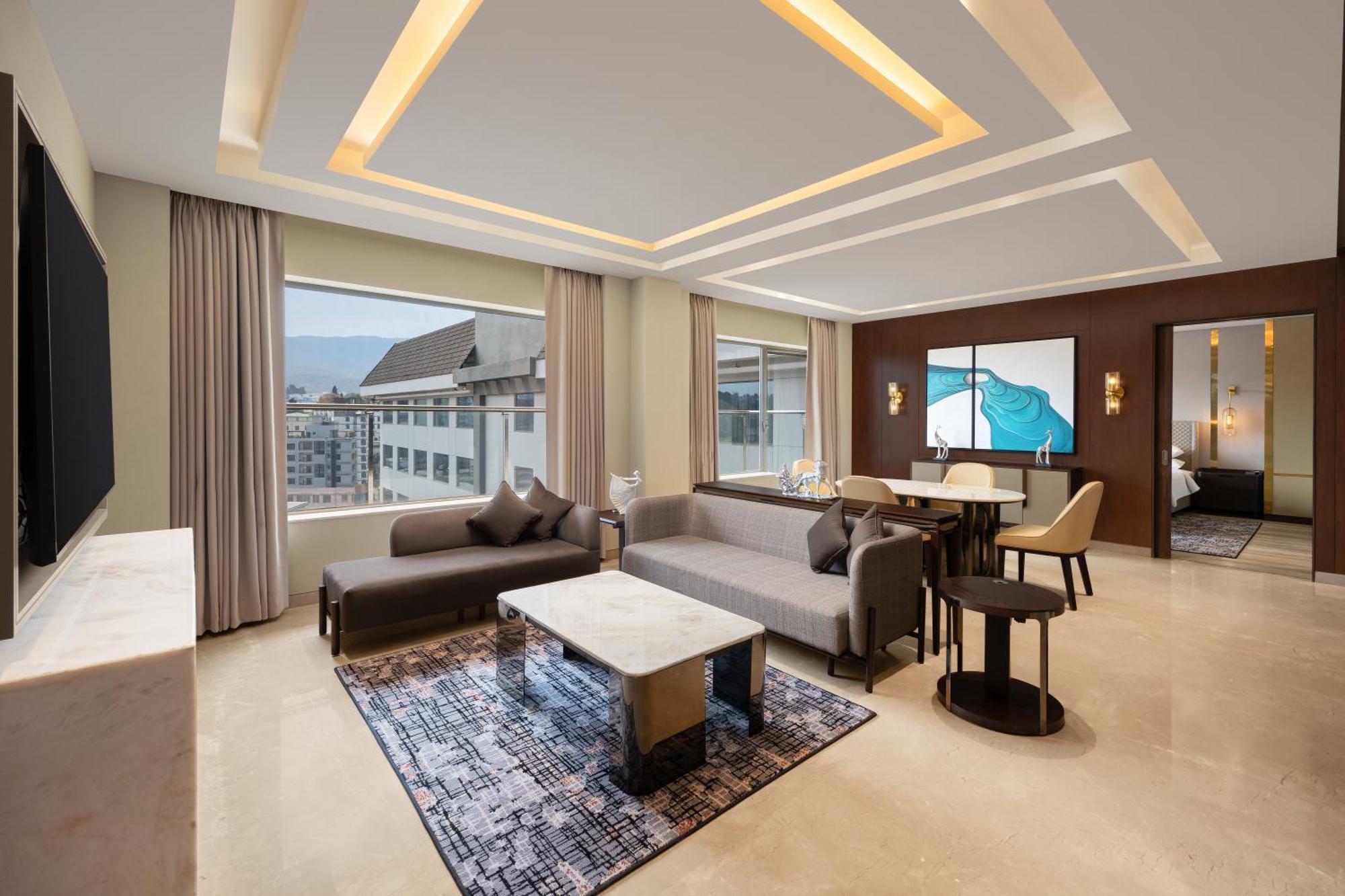 ホテル Courtyard By Marriott シロン エクステリア 写真