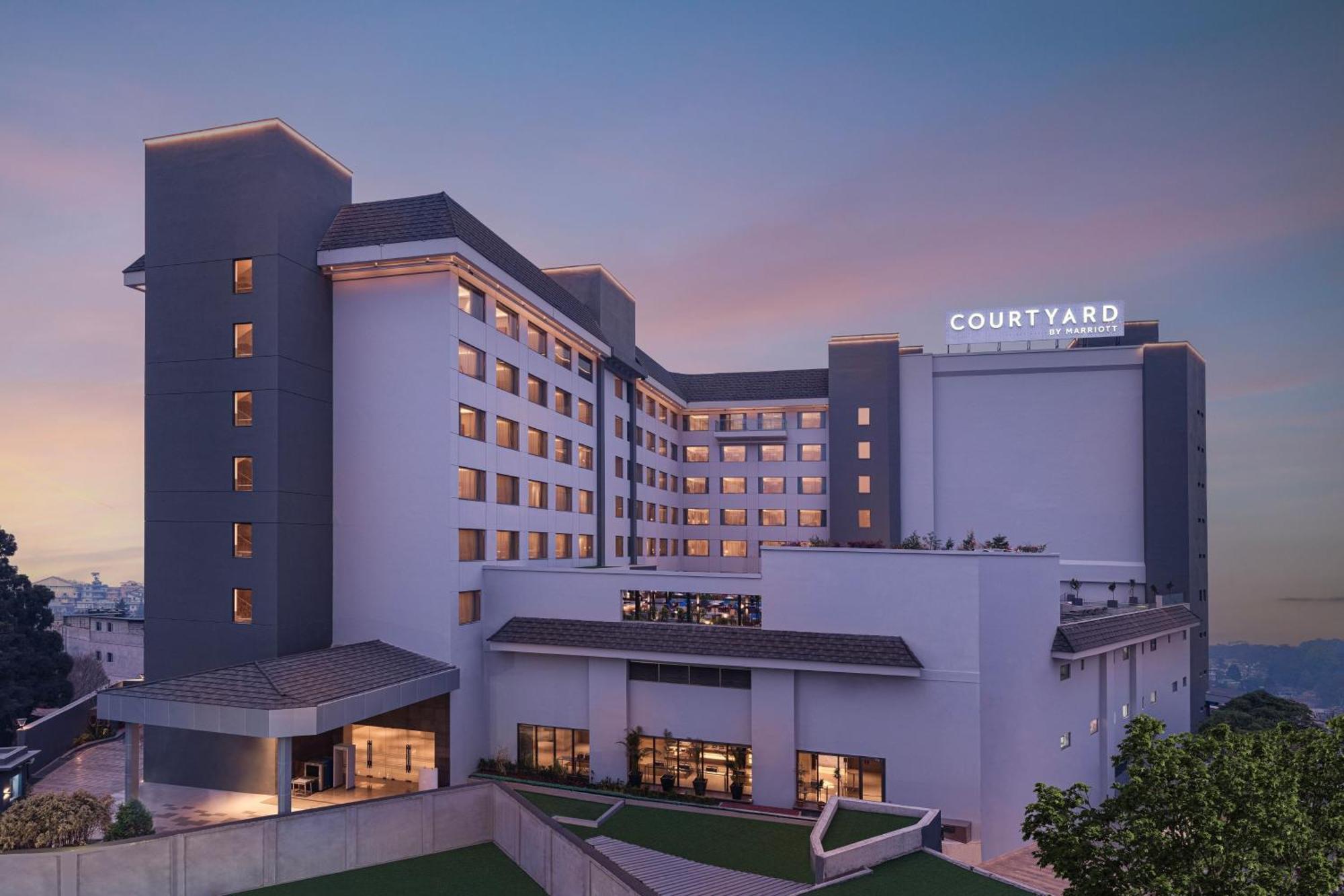 ホテル Courtyard By Marriott シロン エクステリア 写真