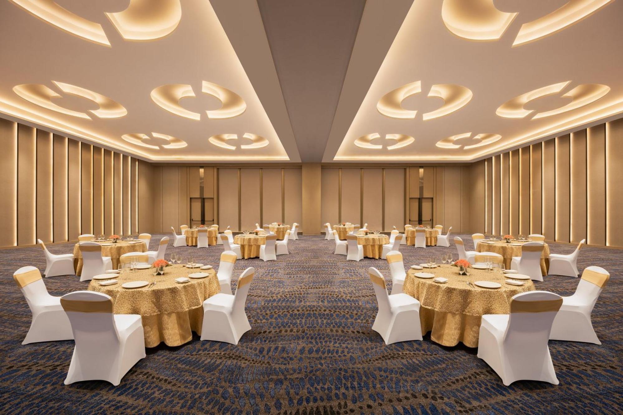 ホテル Courtyard By Marriott シロン エクステリア 写真