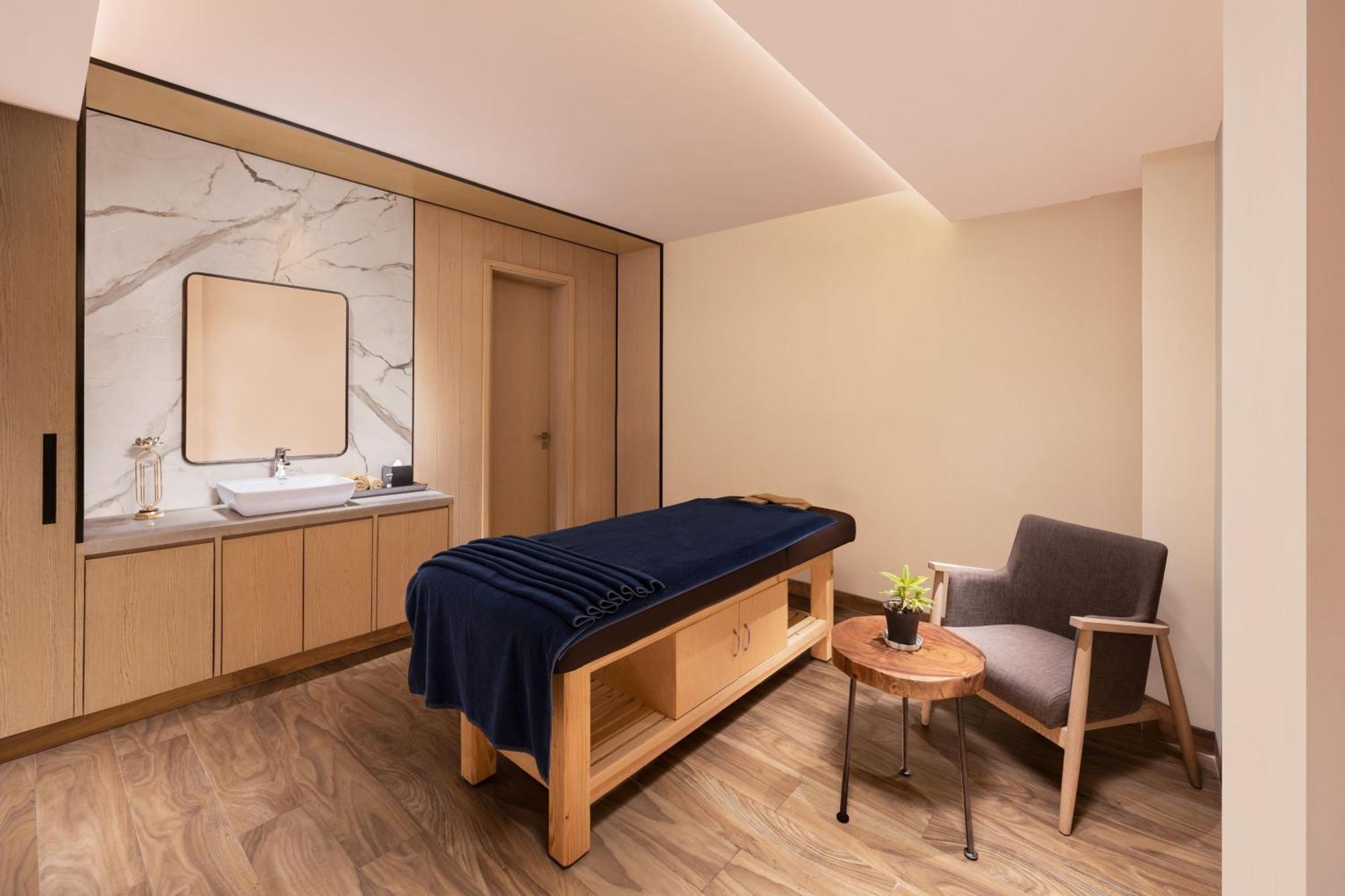 ホテル Courtyard By Marriott シロン エクステリア 写真