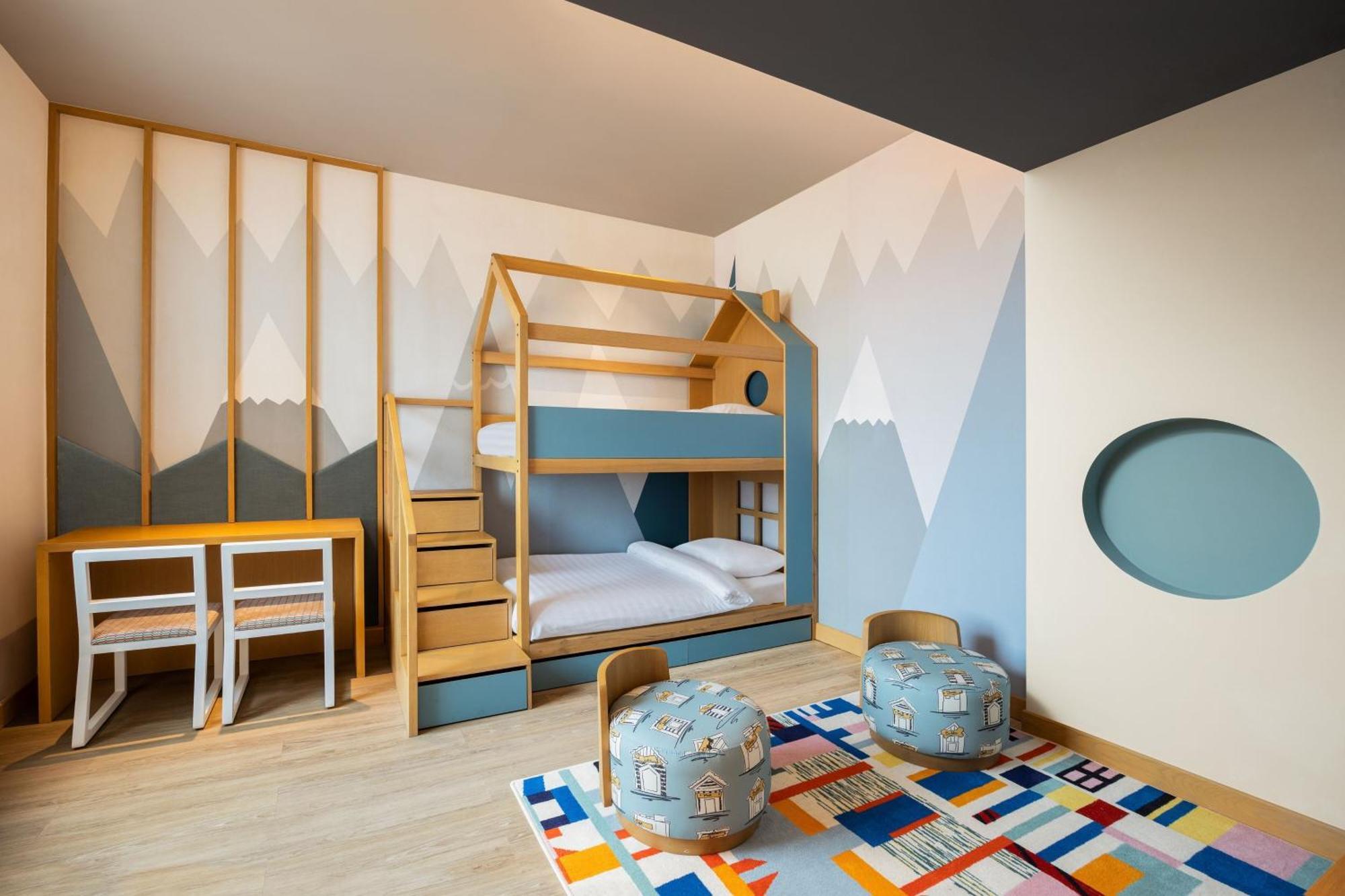ホテル Courtyard By Marriott シロン エクステリア 写真