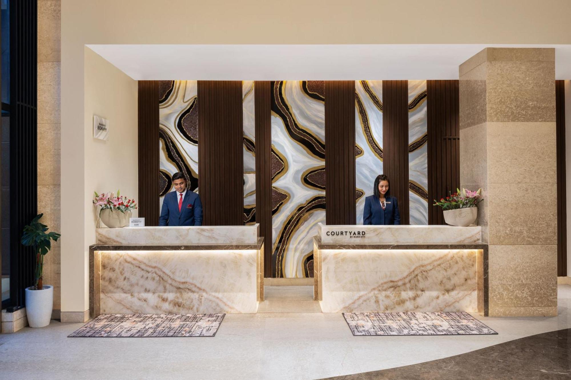 ホテル Courtyard By Marriott シロン エクステリア 写真