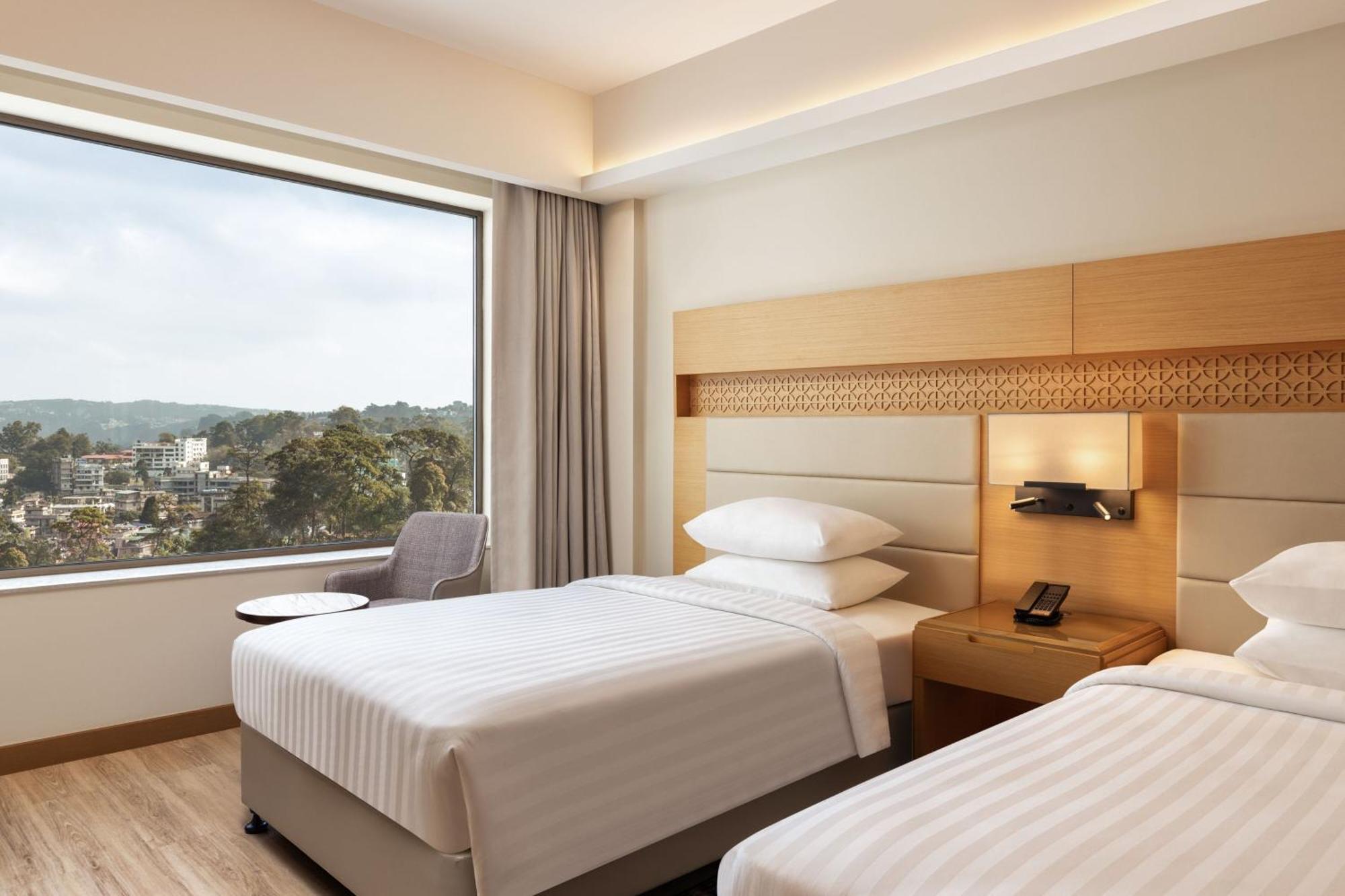 ホテル Courtyard By Marriott シロン エクステリア 写真
